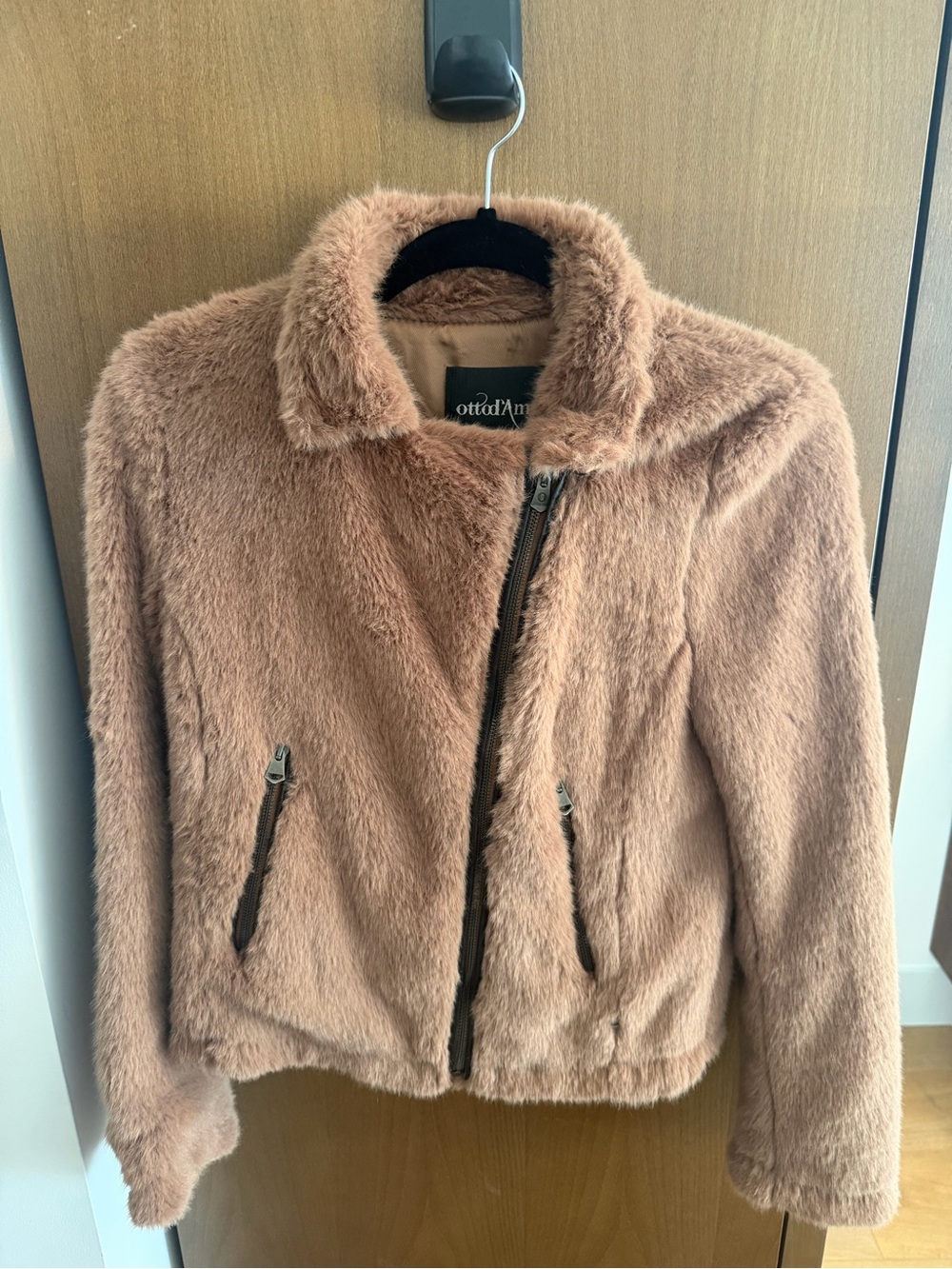 ootod’Ame Faux Fur Zip Jacket in Tan, Size 6
